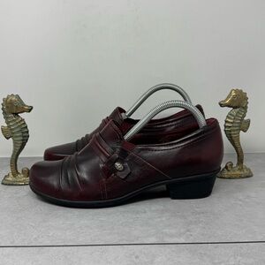 Earth Shoes 8.5D Maize Slip On Block Heel Burgundy Leather Comfort Shoes